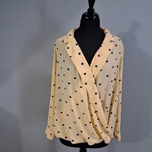 Alfani V neck, cross over blouse with long sleeve. Large